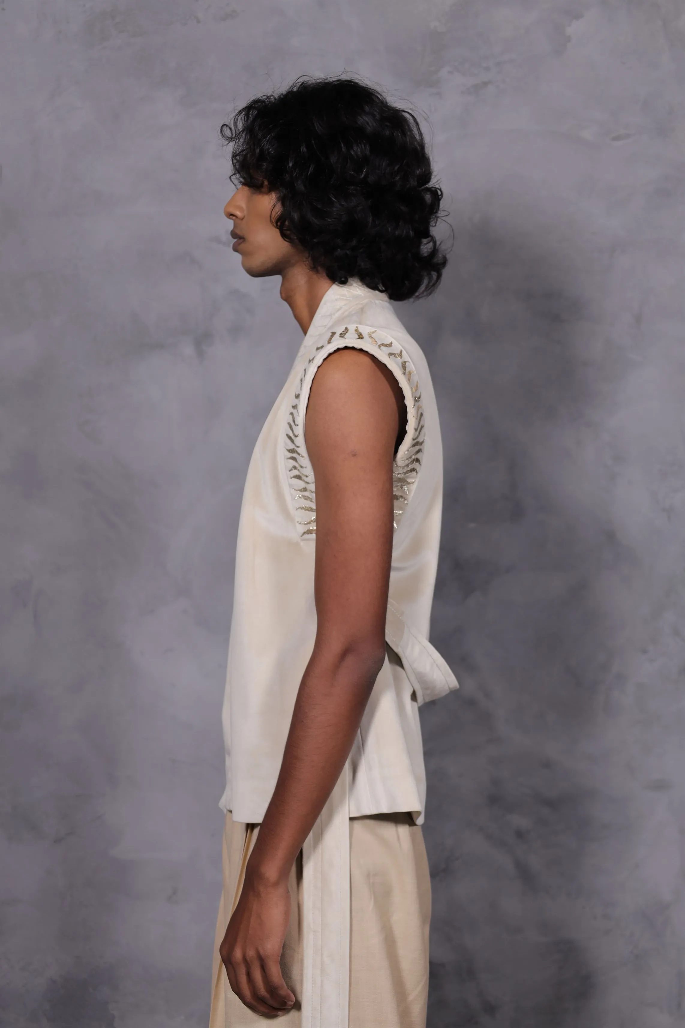 New Season Summer to Fall 2024--Jacket Suede Tie Up (Unisex) Cotton Off White-CH2/03-Senso-Fashion Edit Hemji